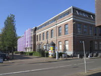907495 Gezicht op het schoolgebouw van het St. Gregoriuscollege (Van Asch van Wijckskade 20) te Utrecht, waar groot ...